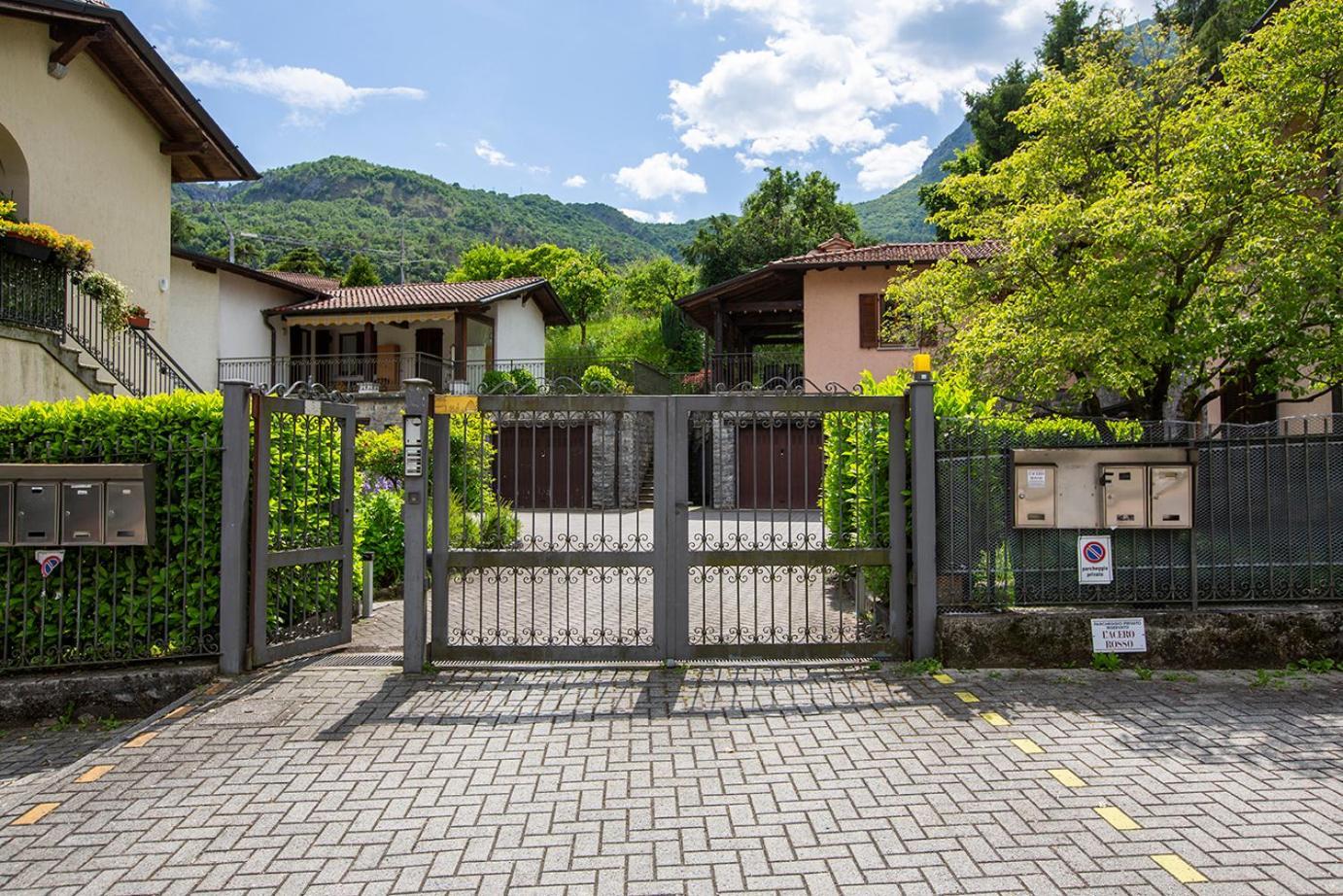 L'Acero Rosso - Giardino Privato E Box Auto Villa Menaggio Exterior photo