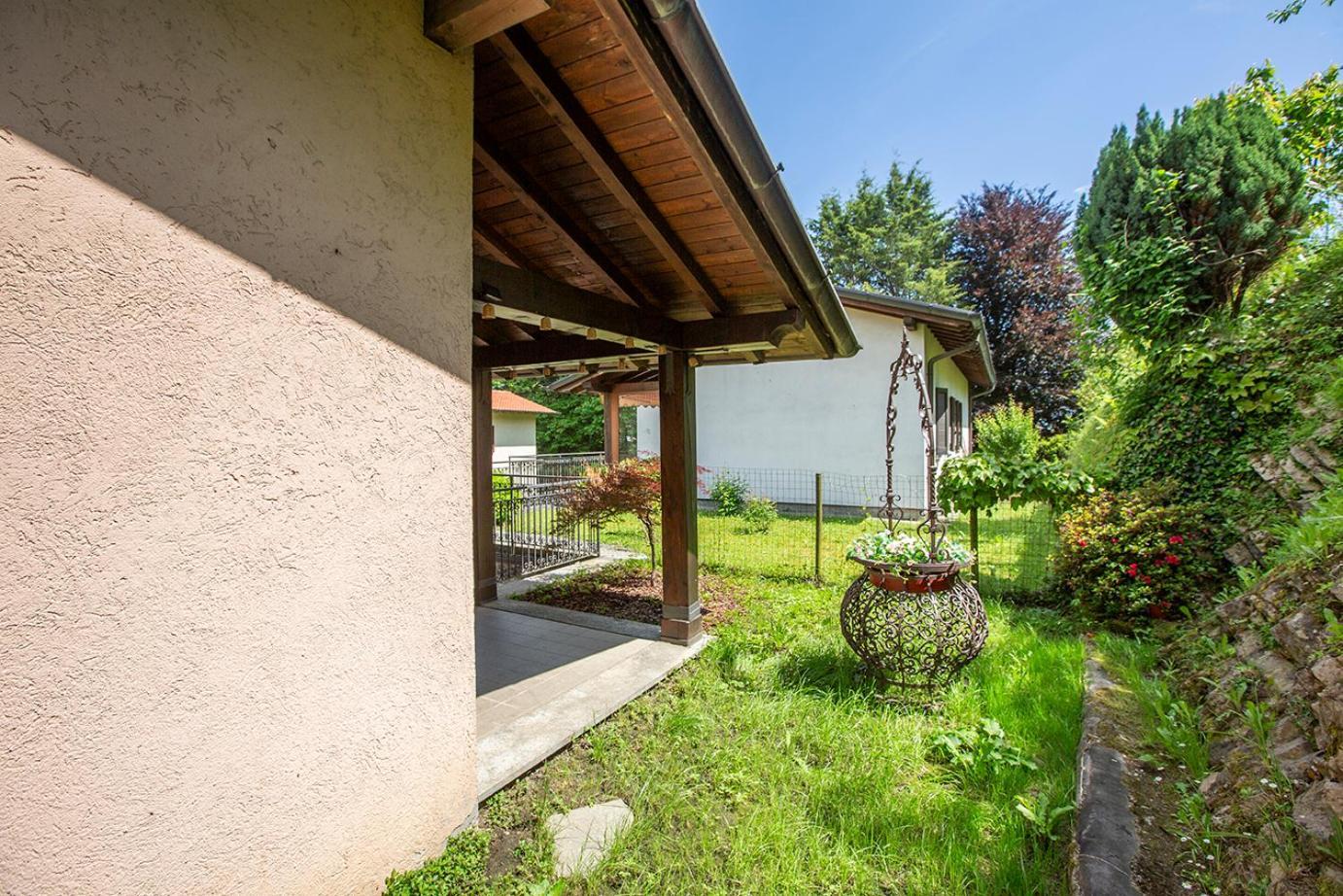 L'Acero Rosso - Giardino Privato E Box Auto Villa Menaggio Exterior photo