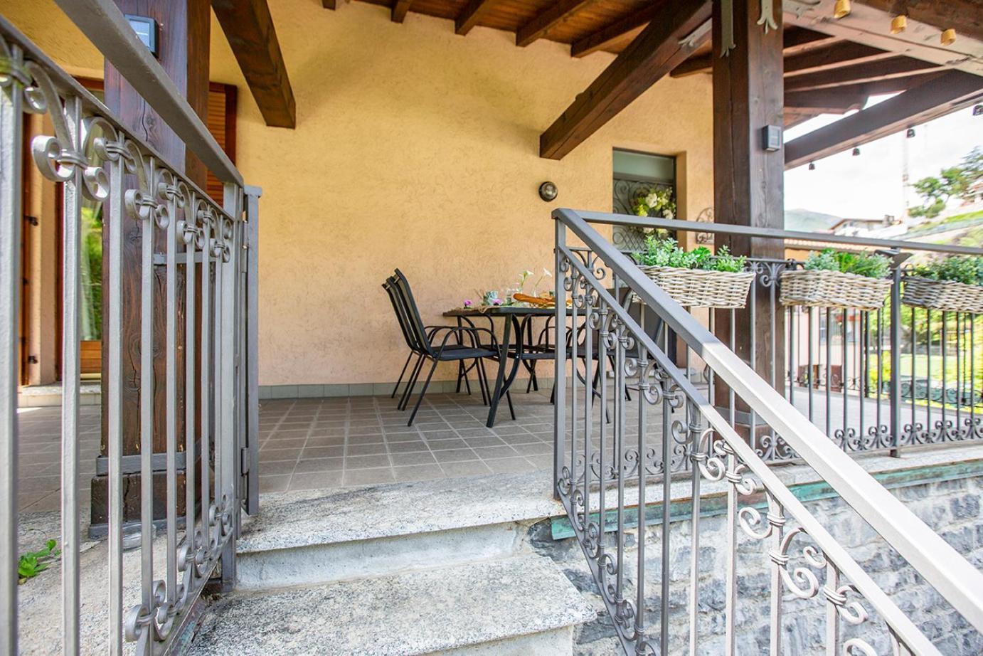 L'Acero Rosso - Giardino Privato E Box Auto Villa Menaggio Exterior photo